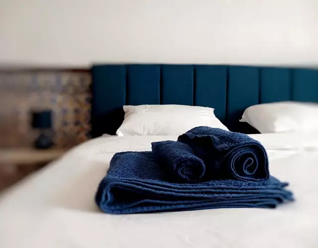 Rooms 10 mins walk from train station!