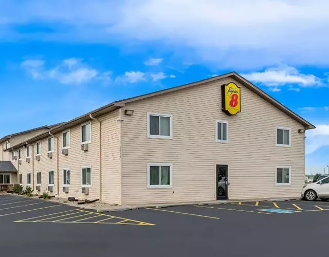 Super 8 by Wyndham Council Bluffs IA Omaha NE Area