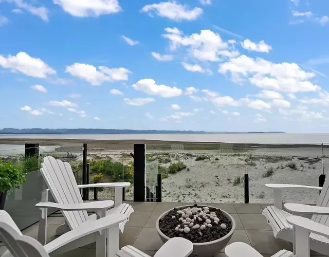 Saratoga Beachfront Villa