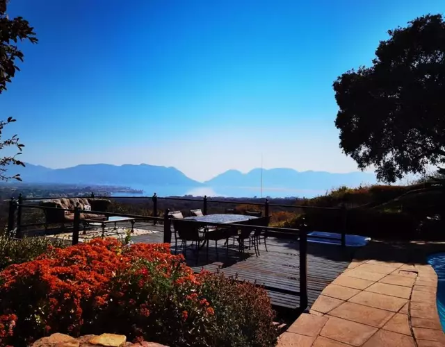 La Montagne Guest Lodge