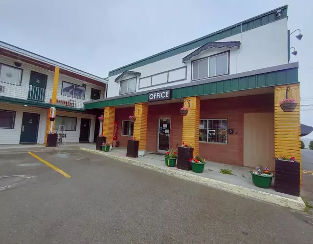 Kootenay Country Inn