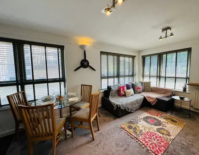 Fly Hi-Town Centre Apartment