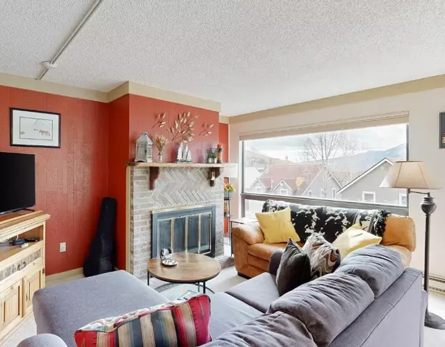 Shimmering Summit Hideaway