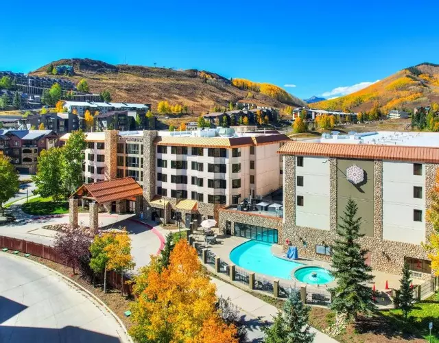 The Grand Lodge Hotel and Suites