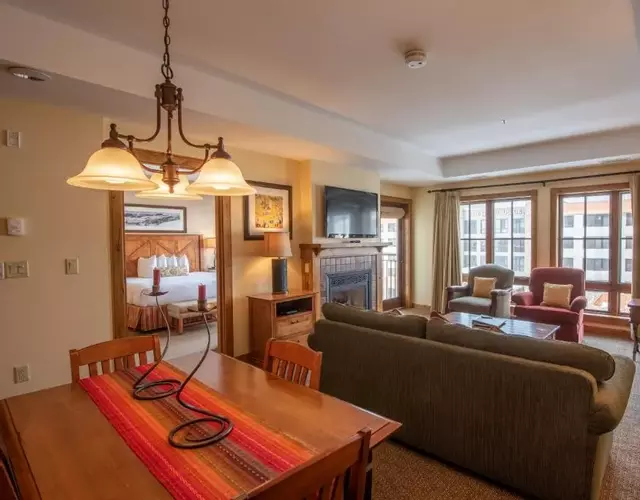 Updated 1 Bedroom Condo in Mountaineer Square condo