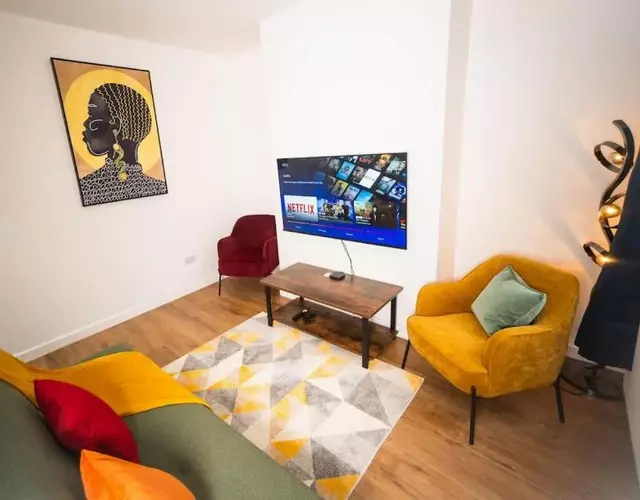 Stunning 4 bedroom House in Crewe Town Centre