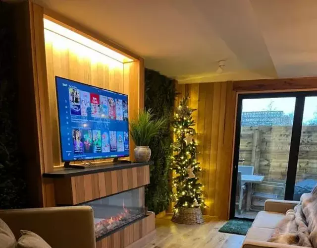 White River Retreats luxury lodges with Private Wood Fired Hot Tub