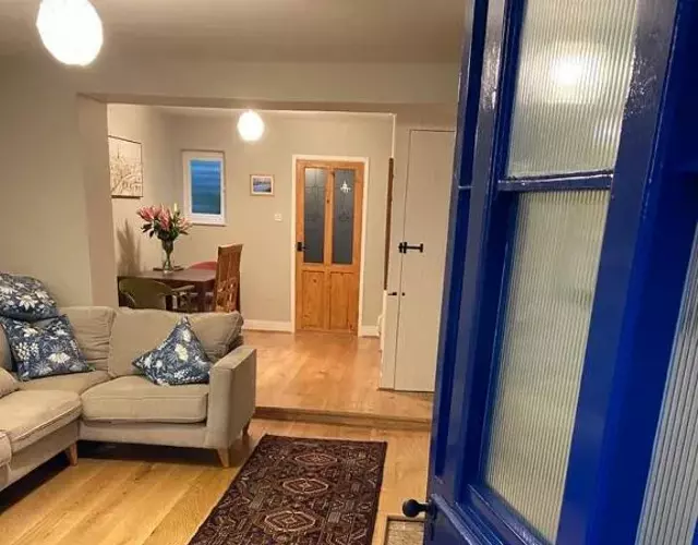 Cosy beach house steps from the sea