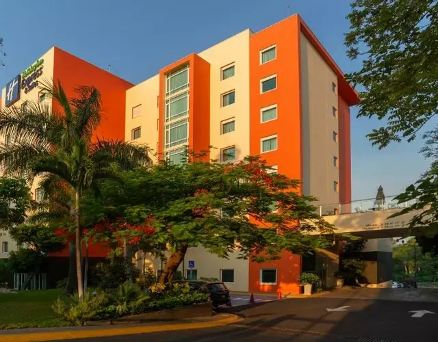 Holiday Inn Express & Suites Cuernavaca by IHG