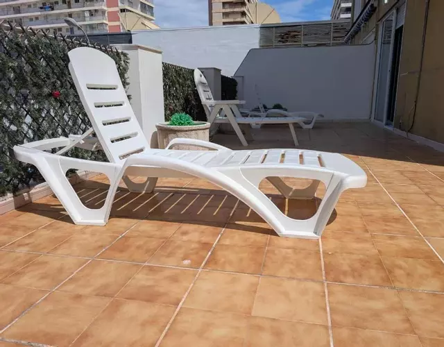 Apartamento con Terraza de Ensueño junto al Mar