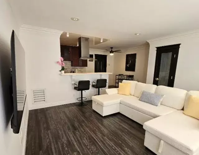 The Perfect Home in Culver City Palms Patio and Parking