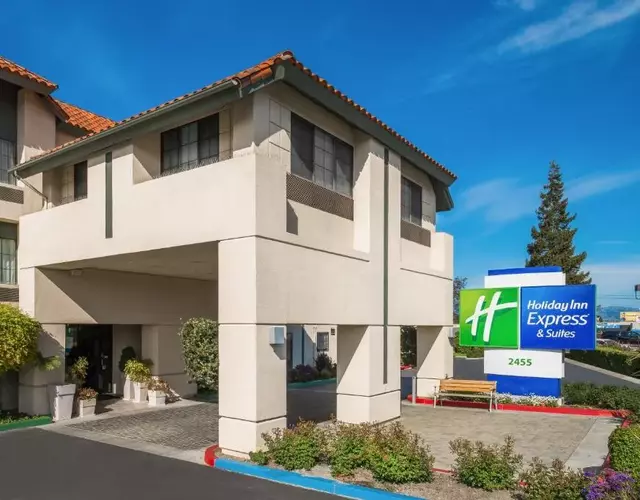 Holiday Inn Express & Suites Santa Clara - Silicon Valley by IHG