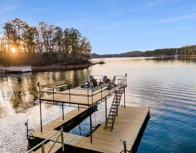 Scenic Retreat-Lanier Lakefront-Private Dock-Sunset Views!