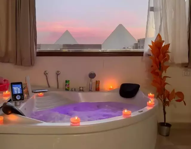 Luxury Panorama pyramids & jacuzzi