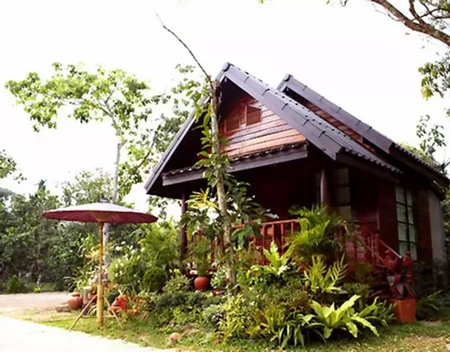 Baansuan Lychee Maeklong Resort Ampawa