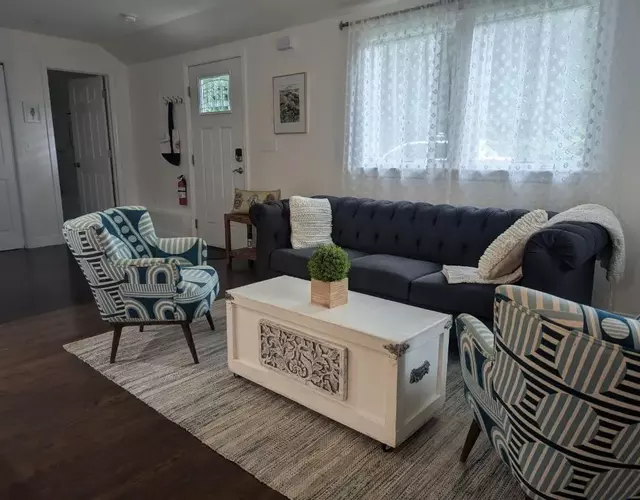 Tranquil Getaway Cottage in Charming, Bethel CT