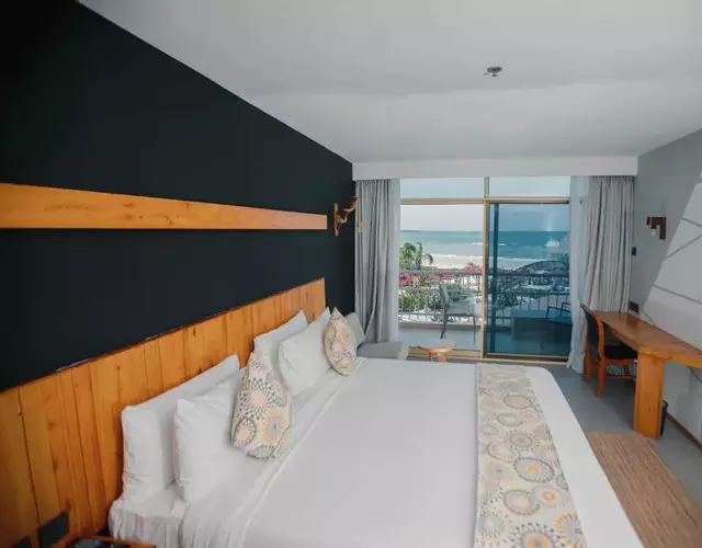 Giraffe Beach Hotel