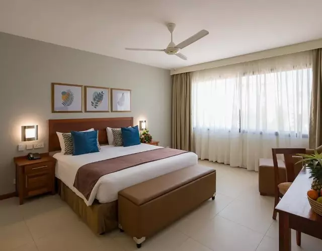 Sea Cliff Court Hotel & Luxury Apartments