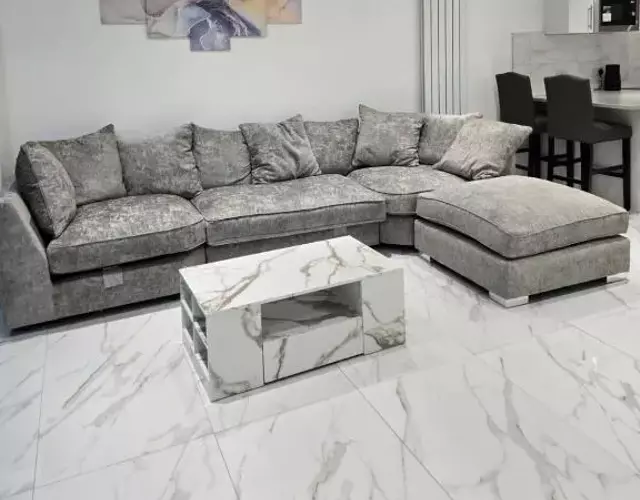 Luxury and stylish 3 bedroom house or Apartment in Greenhithe - Available for booking as individual Room or as a Whole apartment - 11mins walk to Greenhithe Train Station, 7 mins drive to Bluewater shopping mall