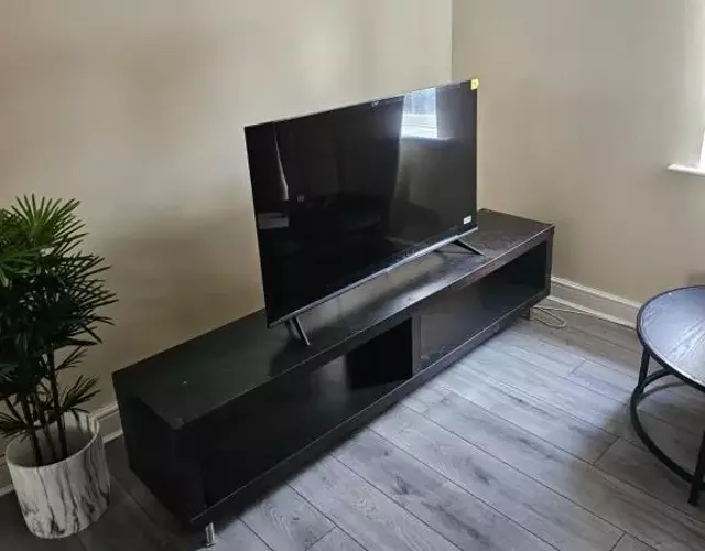 Sleek 4 bed Apartment with 2 bathrooms