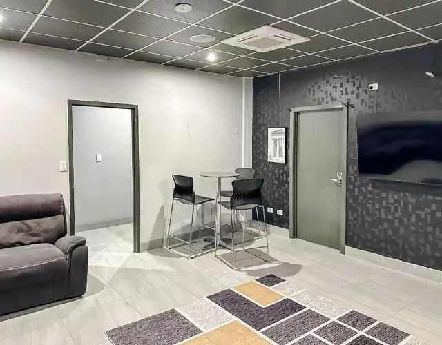 Katara on Austin - City Accomodation for up to 20