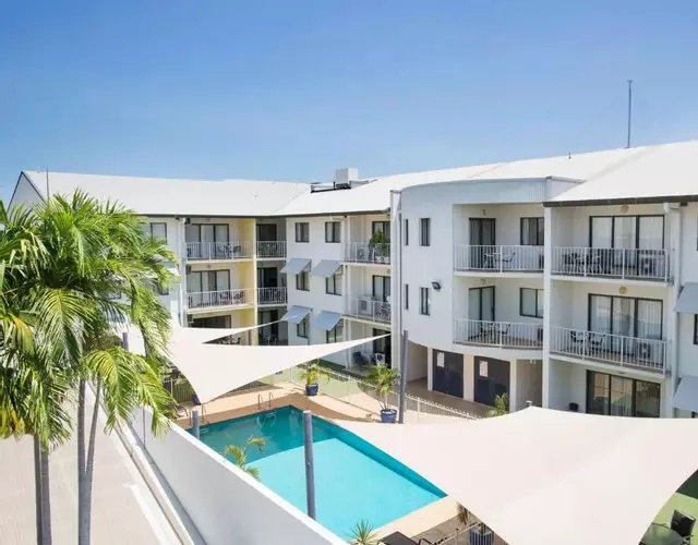 Metro Advance Apartments & Hotel