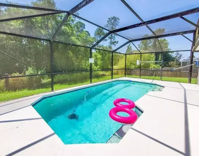 Home away from home close to parks - Pet Friendly