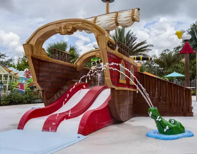 Stunning 5 Bd Home w/ Pool Close to Disney 174