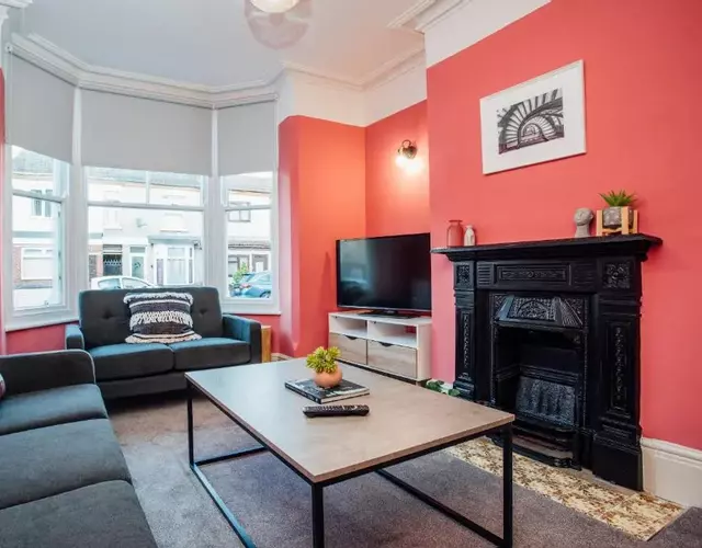 Beautifully Finished Spacious House!