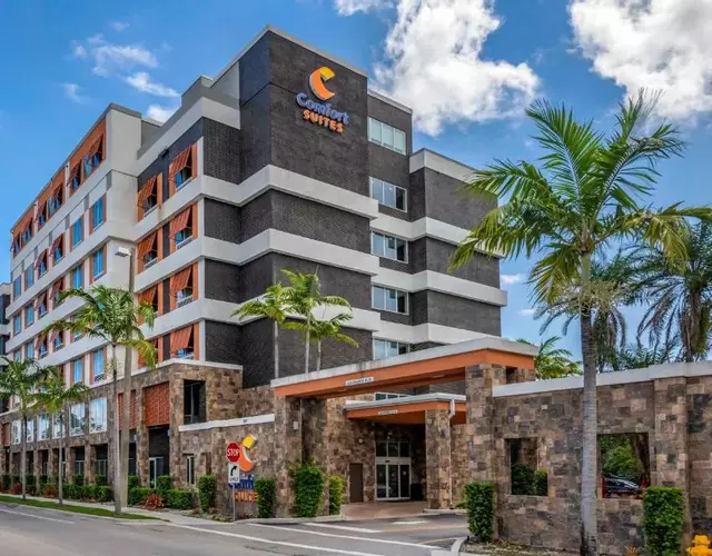 Comfort Suites Fort Lauderdale Airport & Cruise Port