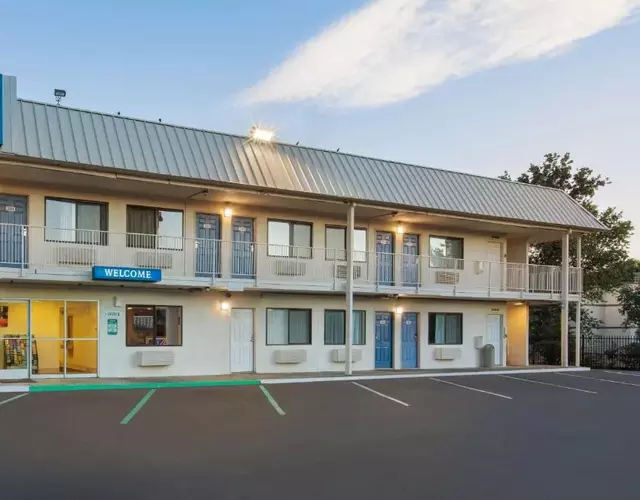 Motel 6-Woodland, CA Sacramento Airport