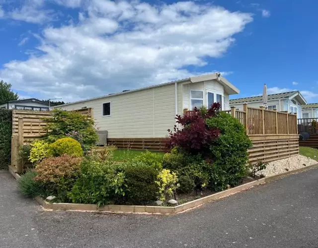 32 West Down Farm Caravan Park - quiet and idyllic!