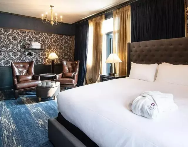 Midnight Sun, a Coast Hotel