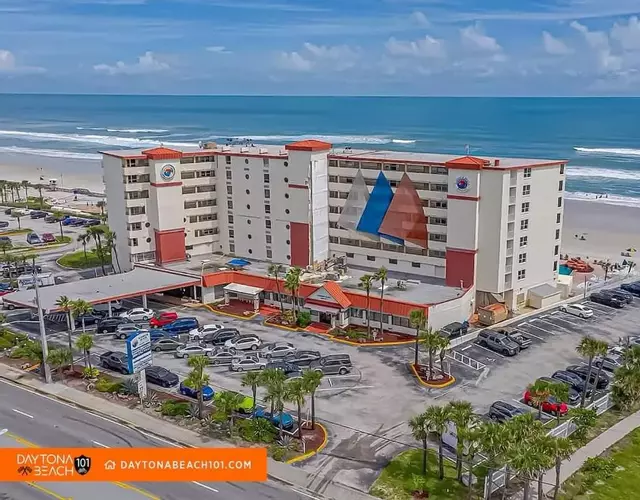 Amazing Studio Steps Away From The Atlantic Ocean!