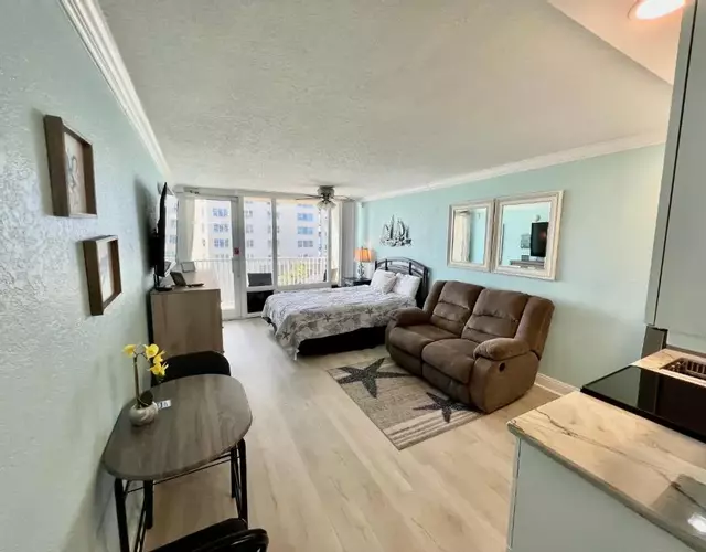 Pirates Cove 4th Floor Balcony Remodeled Condo