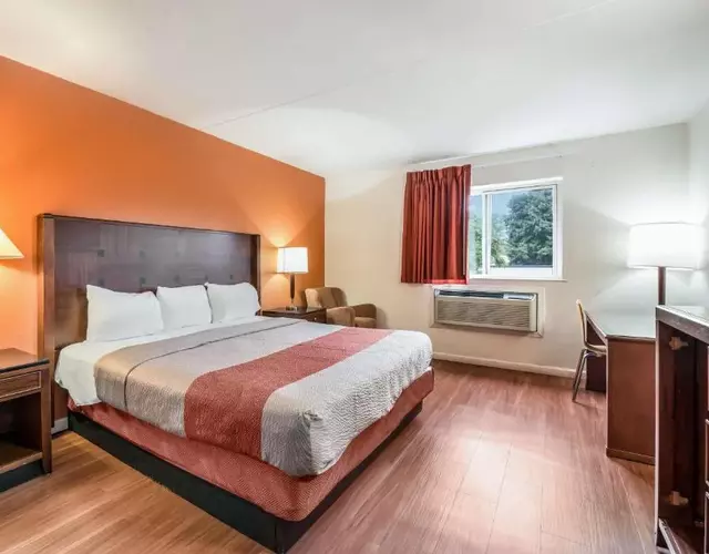 Motel 6-Tinton Falls, NJ