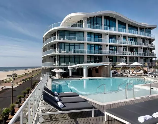 Wave Resort
