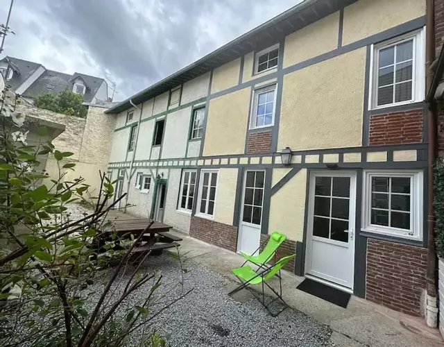 Petite maison place du marché