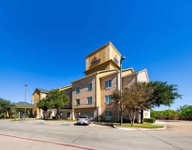 Comfort Inn & Suites Near Lake Lewisville