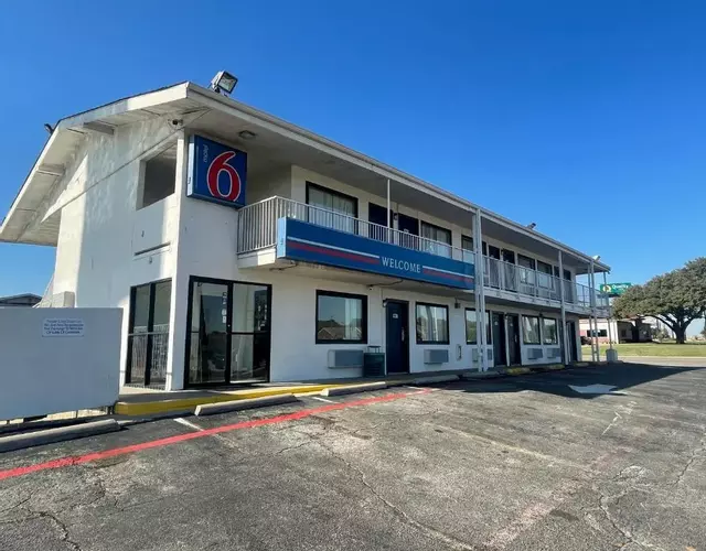 Motel 6 Denton, TX - UNT