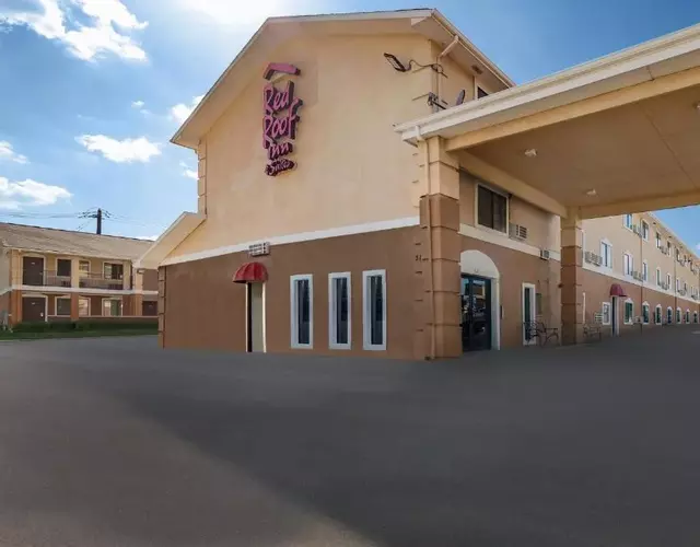 Red Roof Inn & Suites Denton