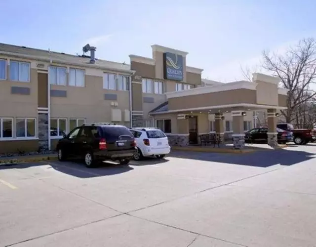 Quality Inn & Suites Des Moines Airport