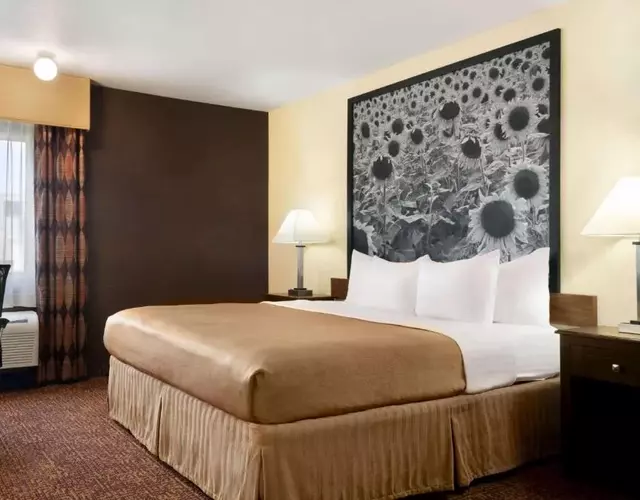 Super 8 by Wyndham Des Moines