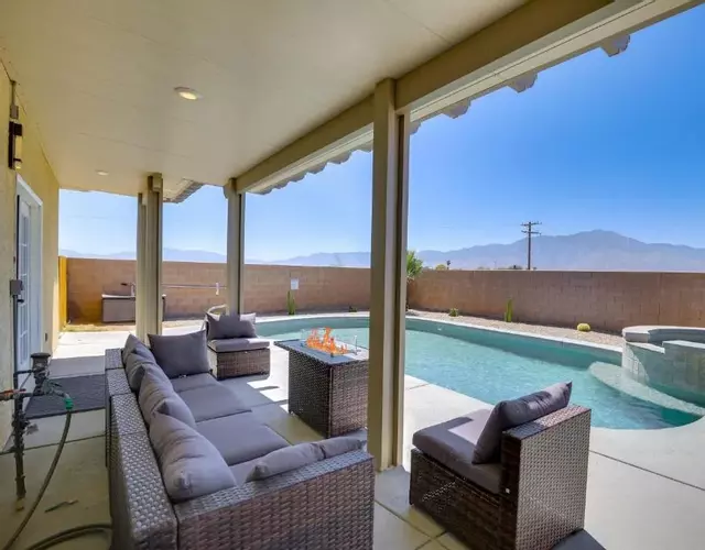 Desert Escape 360 Mtn Views, Pool, Spa and Fire Pit