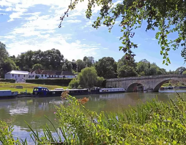 Shillingford Bridge Hotel