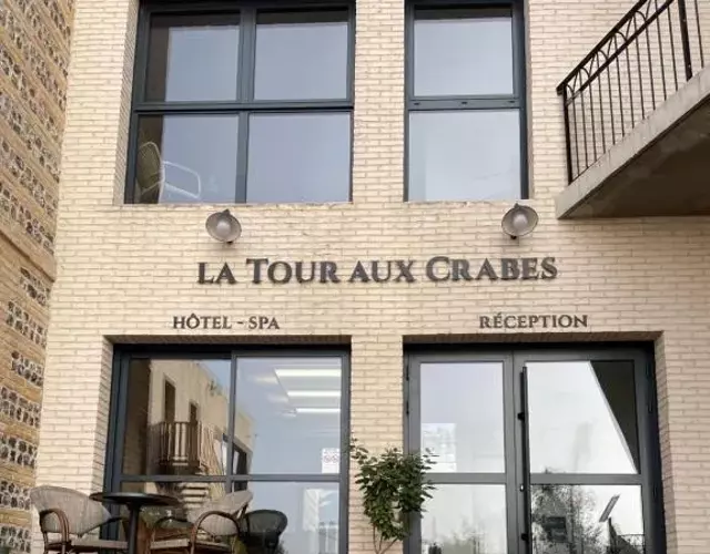 LA TOUR AUX CRABES près de la plage