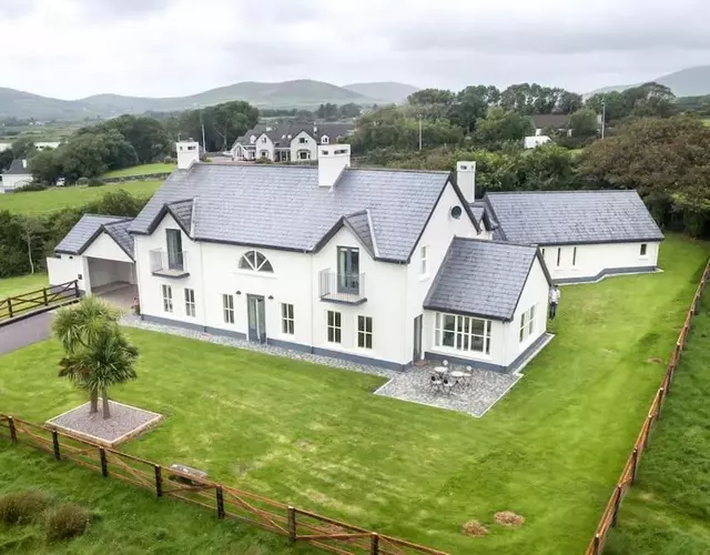 Country Setting in the Middle of Dingle Town.