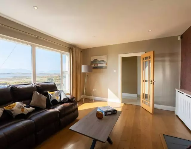 Inch by the Sea - Sea Views