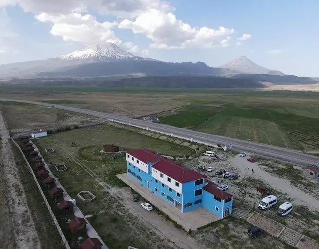 Parasut Village Hotel