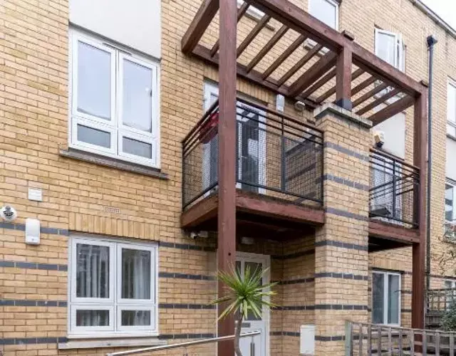 Canary Wharf O2 Deluxe Ensuite Rooms